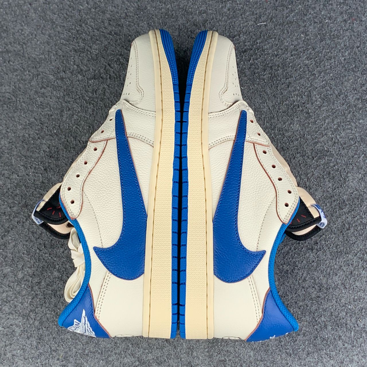 (Early Batch) Fragment Design x Travis Scott x Air Jordan 1 Retro Low