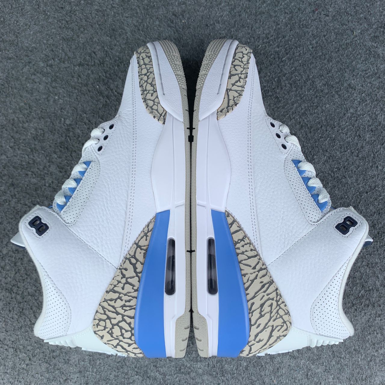 Air Jordan 3 Retro 'UNC'