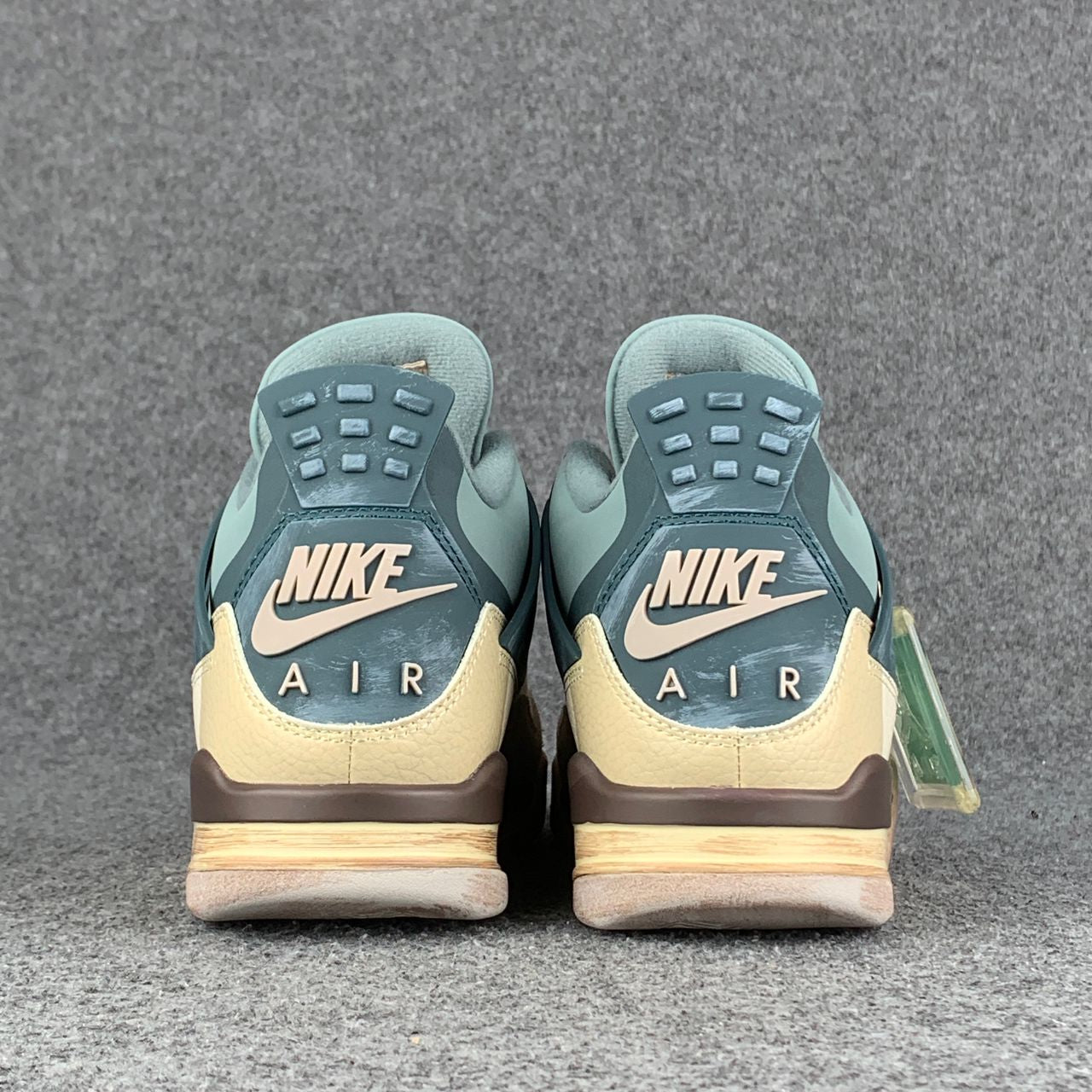 CUSTOM AIR JORDAN 4 RETRO „ SNORLAX&ldquo;