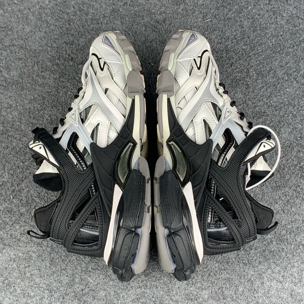 Track.2 Trainer 'Black White'