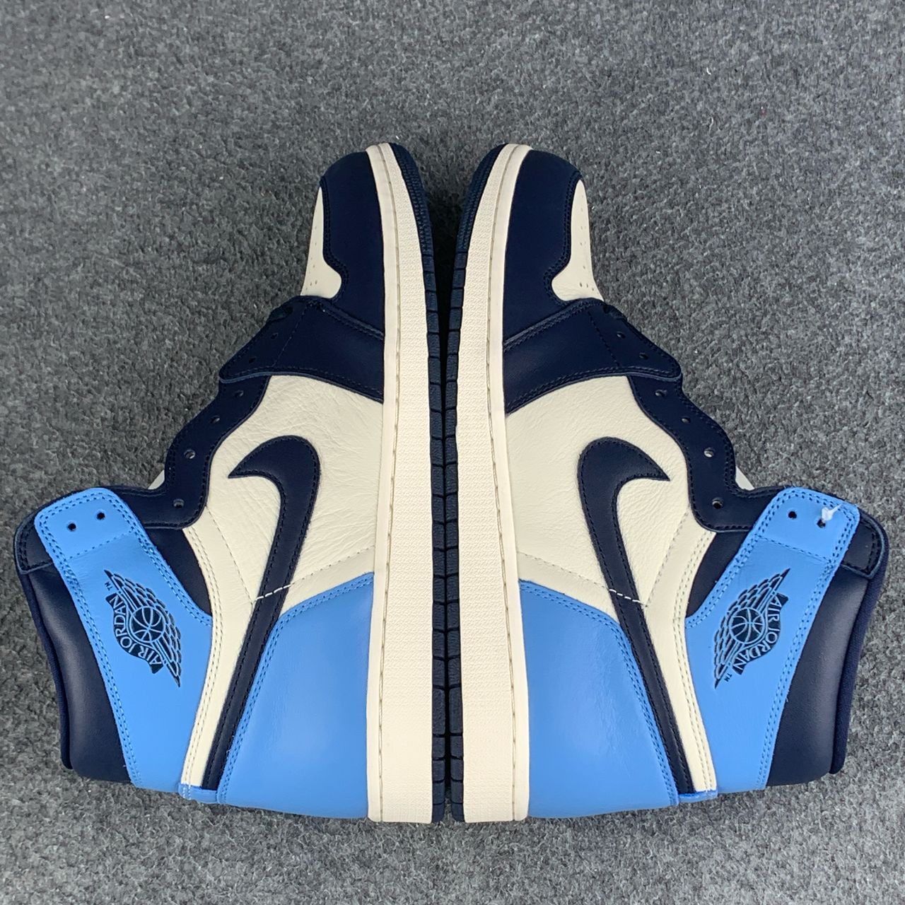 Jordan 1 Retro High Obsidienne UNC