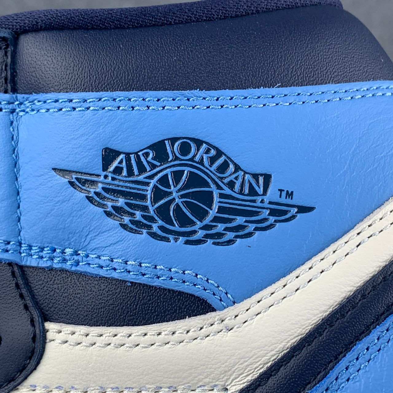 Jordan 1 Retro Hoog Obsidiaan UNC