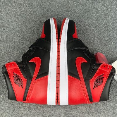 Air Jordan 1 Retro High OG 'Banned' 2016