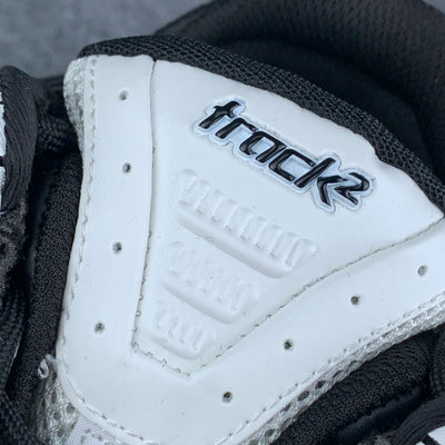 Track.2 Trainer 'Black White'