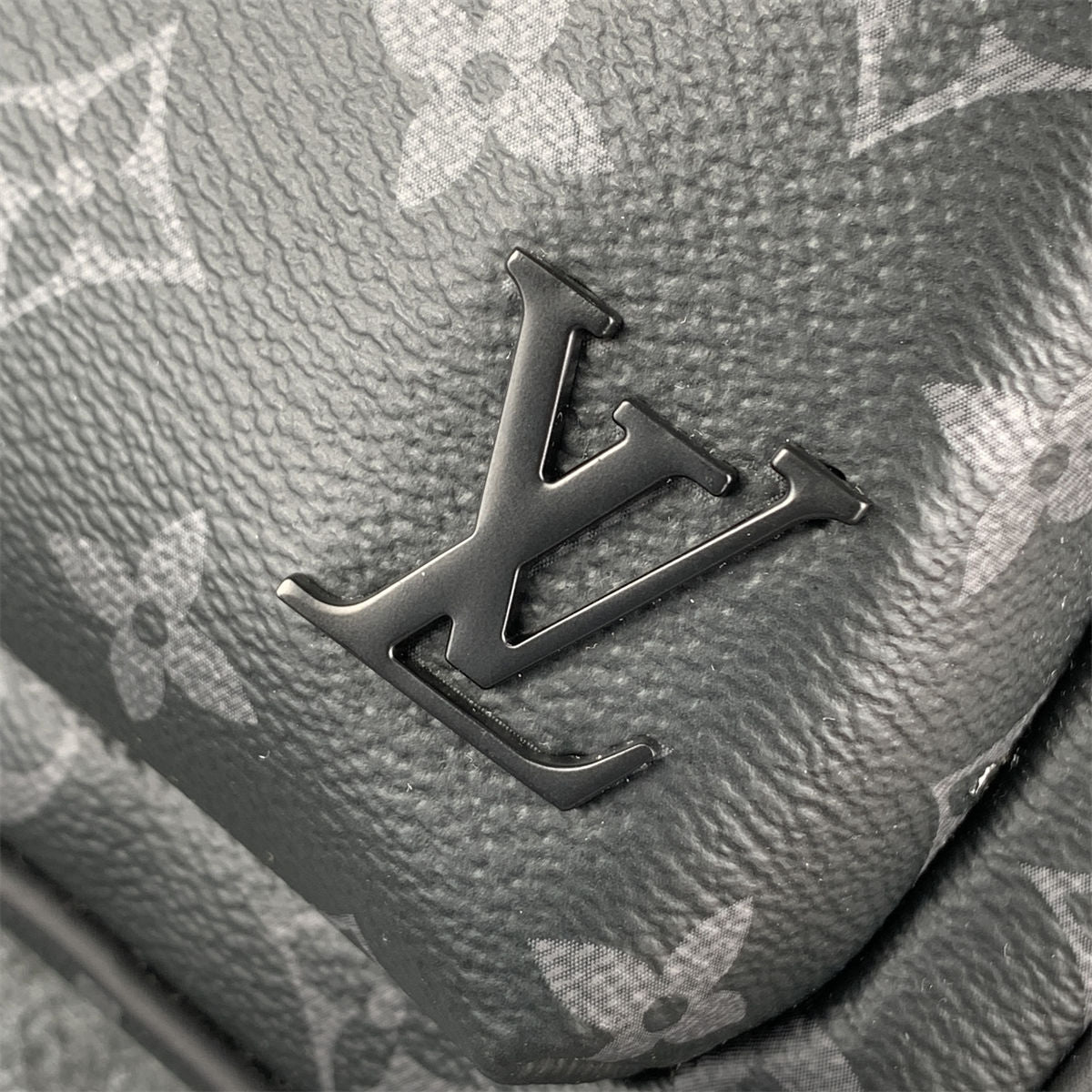 Avenue Sling Bag Monogram