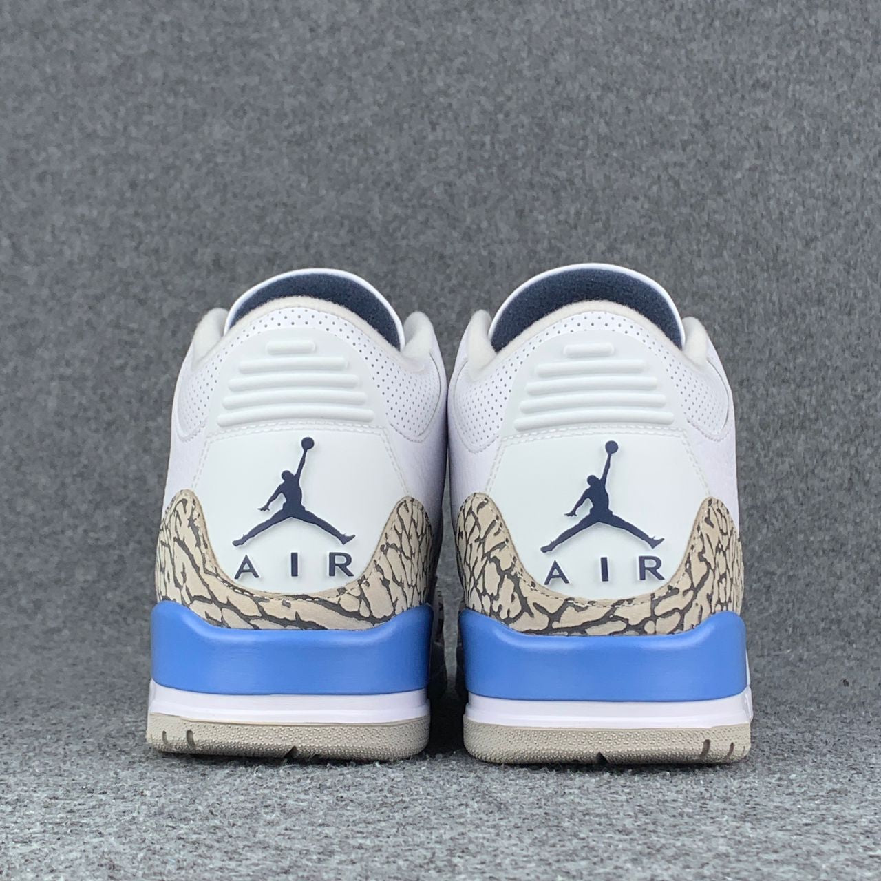 Air Jordan 3 Retro 'UNC'