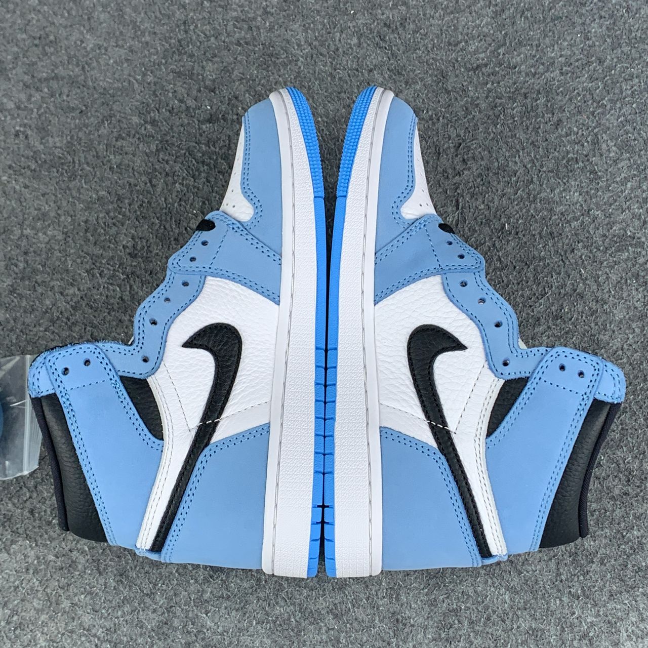 Jordan 1 Retro High University Blue