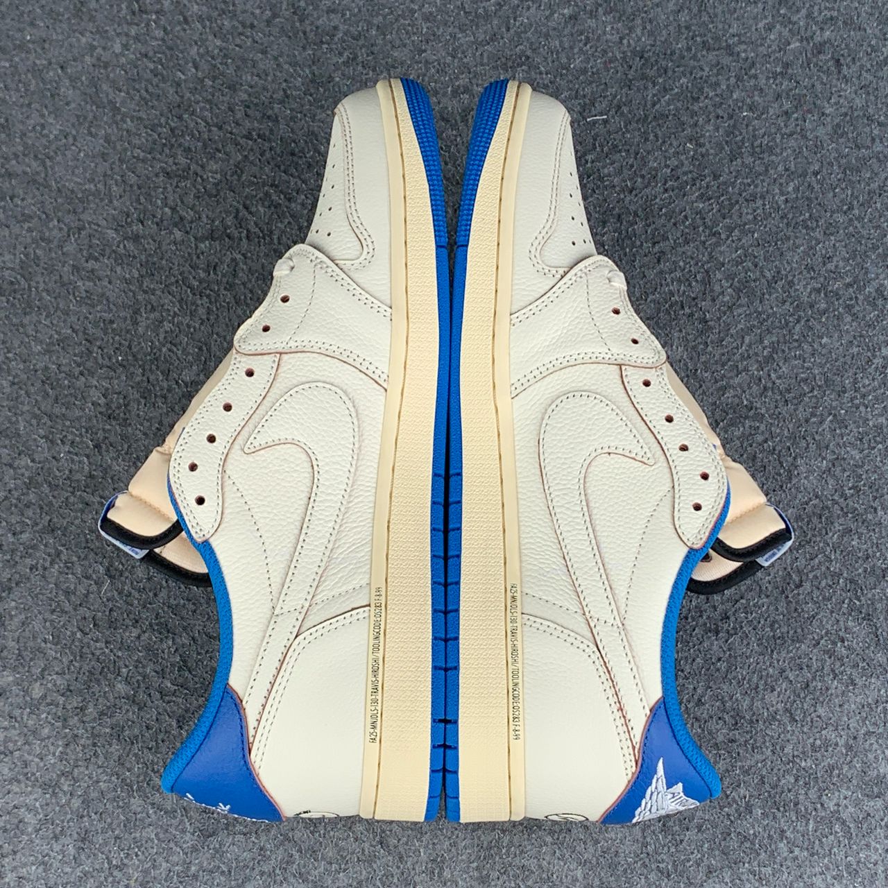 (Early Batch) Fragment Design x Travis Scott x Air Jordan 1 Retro Low