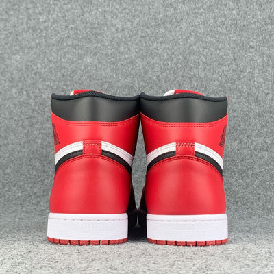 Air Jordan 1 Retro High OG 'Chicago' 2015