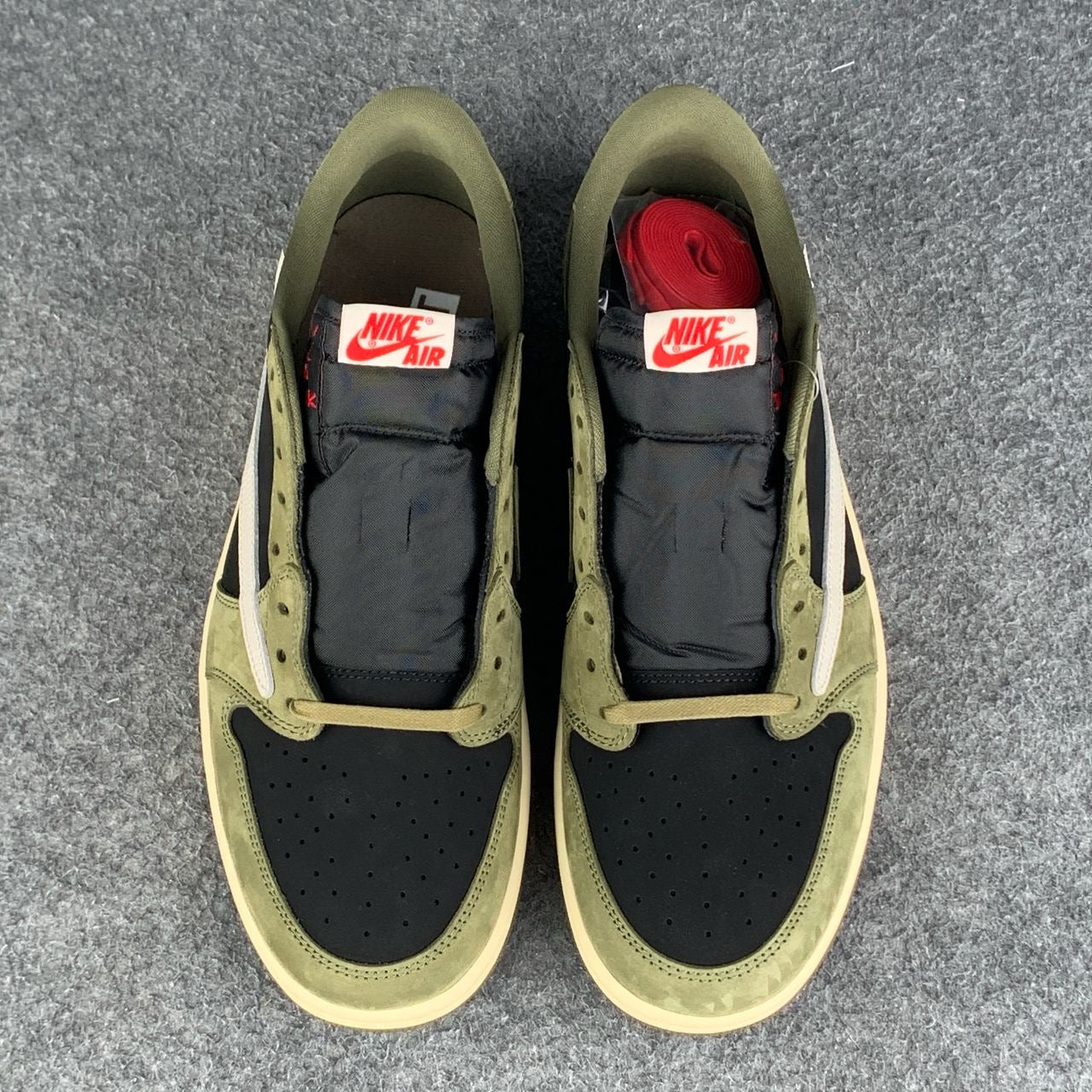 Travis Scott x Air Jordan 1 Low OG SP 'Noir Olive'