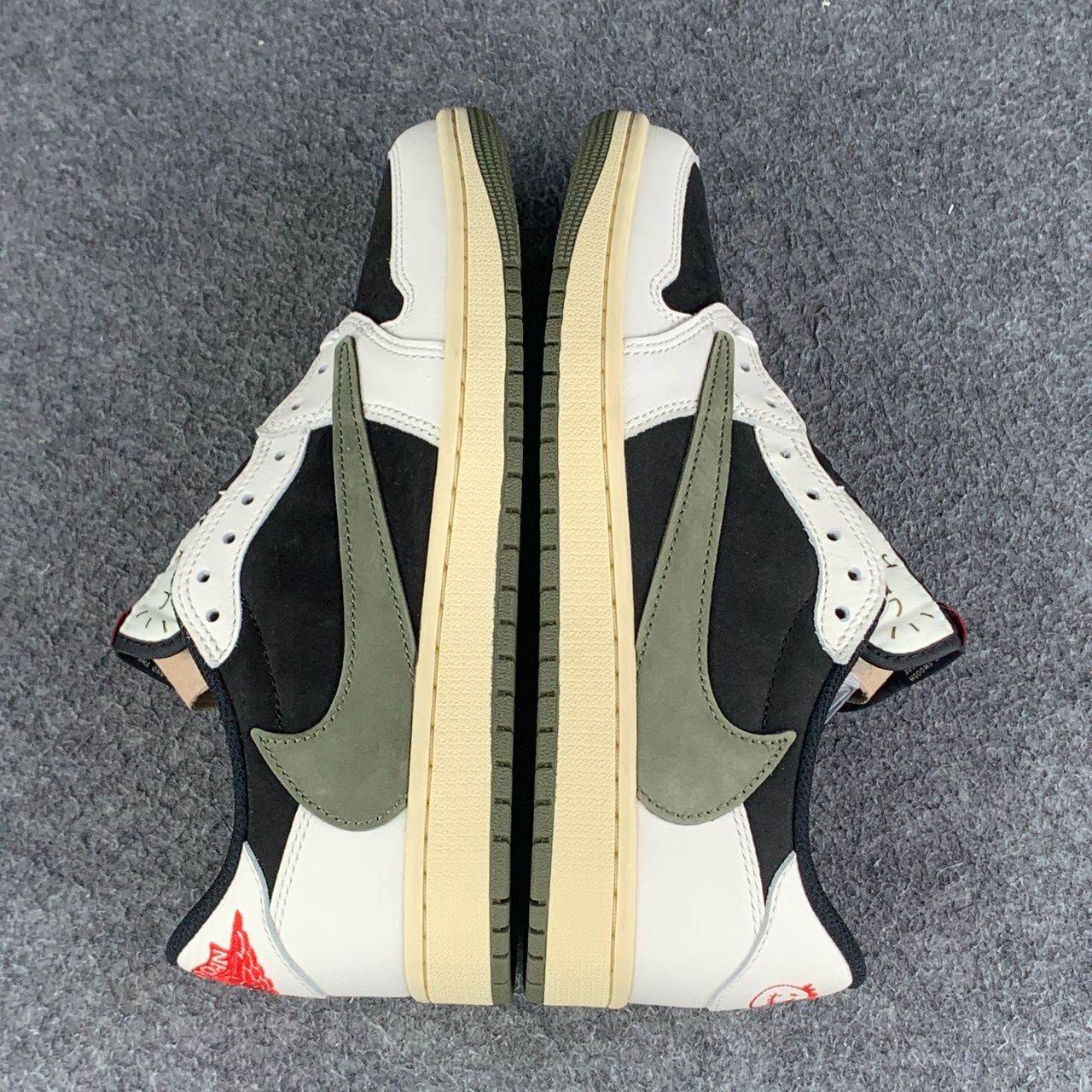 Travis Scott x Wmns Air Jordan 1 Low OG 'Olive'