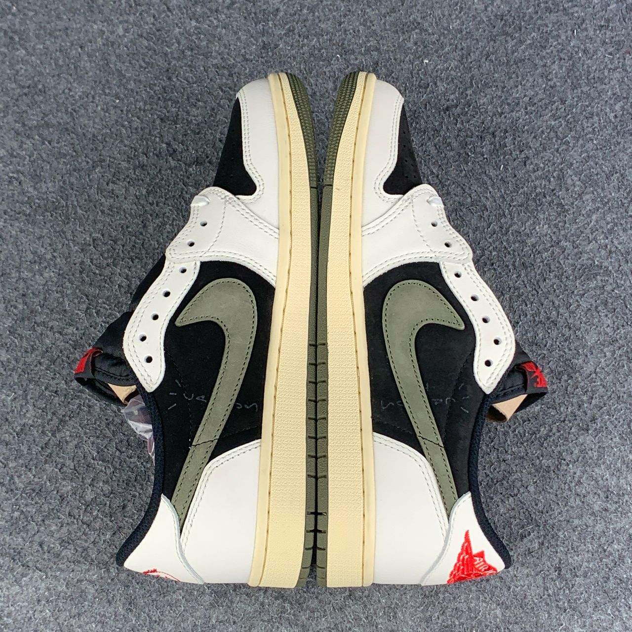 Travis Scott x Wmns Air Jordan 1 Low OG 'Olive'