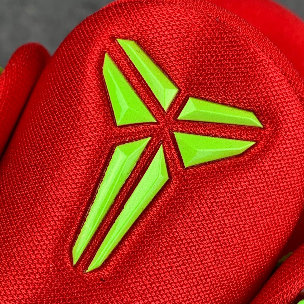 Zoom Kobe 6 Protro 'Reverse Grinch'