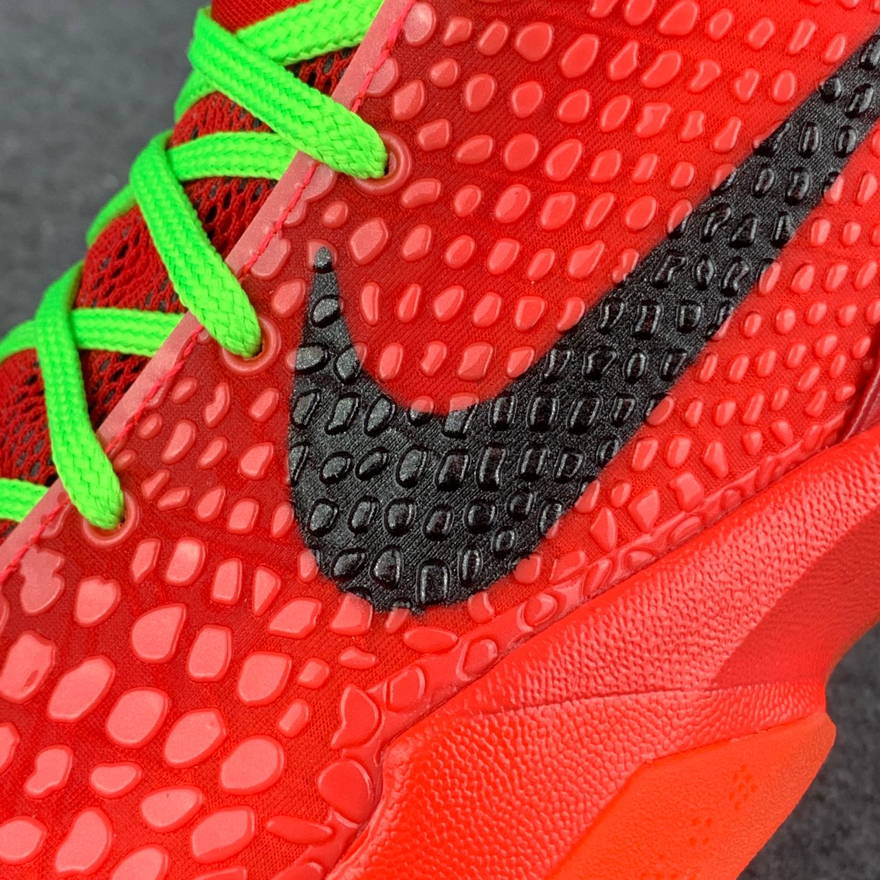 Zoom Kobe 6 Protro 'Reverse Grinch'