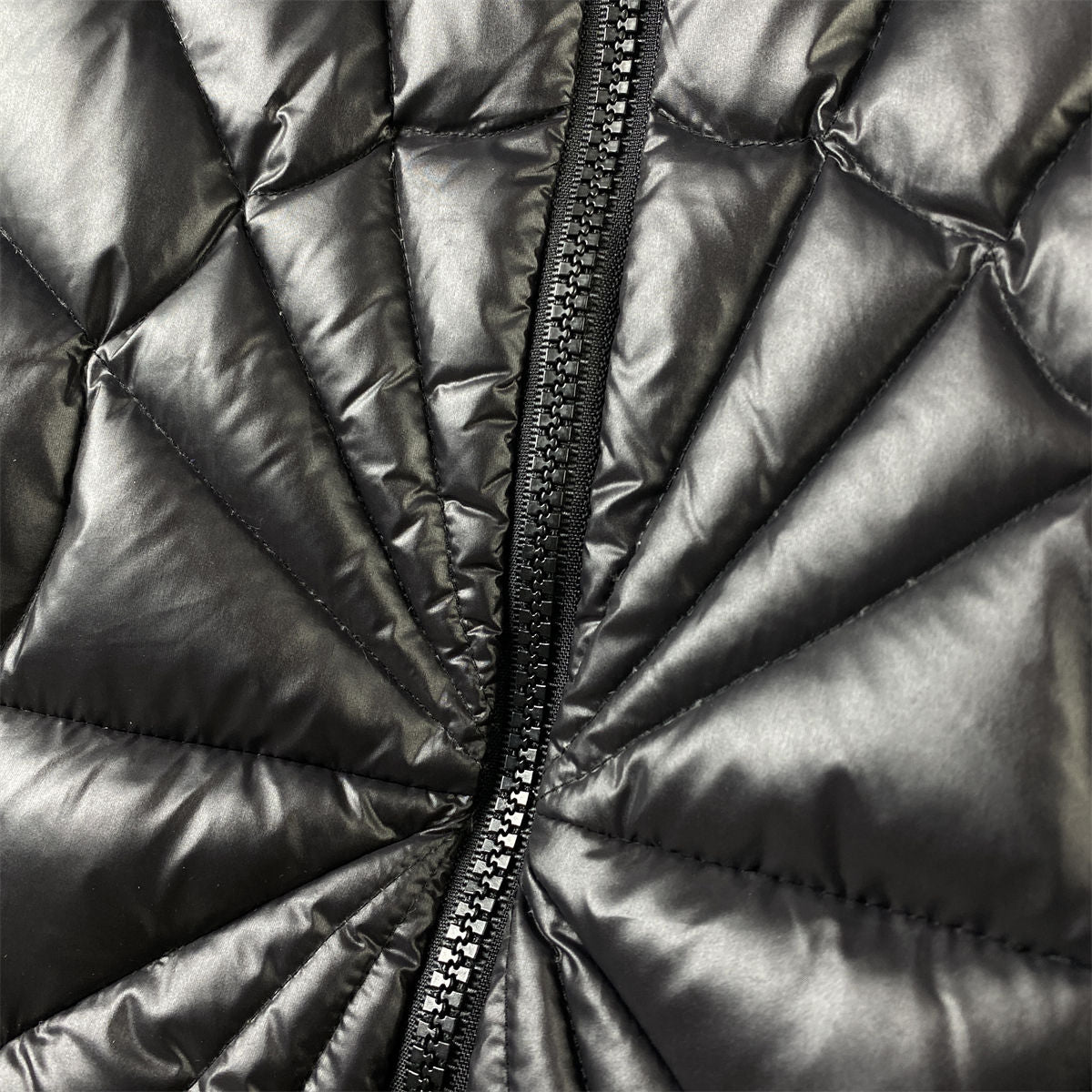 Moncler SPIDERMAN VIOLIER DOWN JACKET