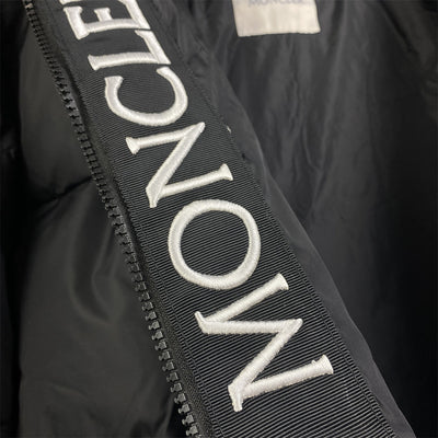 MONTCLA SHORT DOWN JACKET