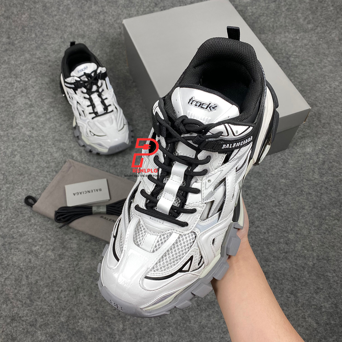 Track.2 Trainer 'Black White'