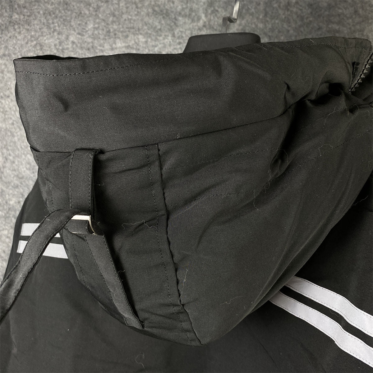 CANADA GOOSE REFLECTIVE STRIP DOWN JACKET