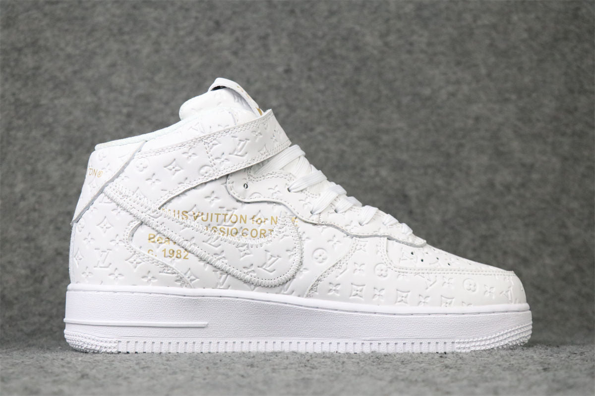 Louis Vuitton x Air Force 1 Midden 'Triple White' 