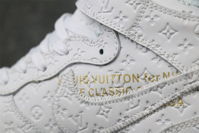 Louis Vuitton x Air Force 1 Midden 'Triple White' 