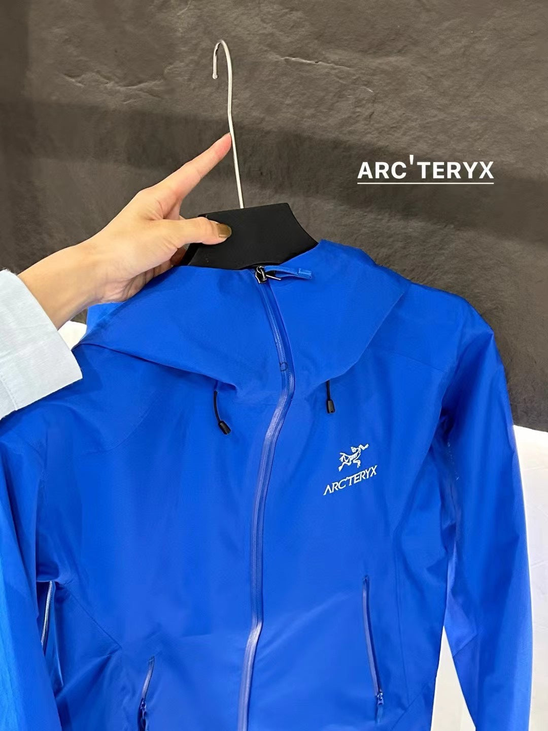 Arc'teryx Men's Beta LT Jacket 'Bright Blue'