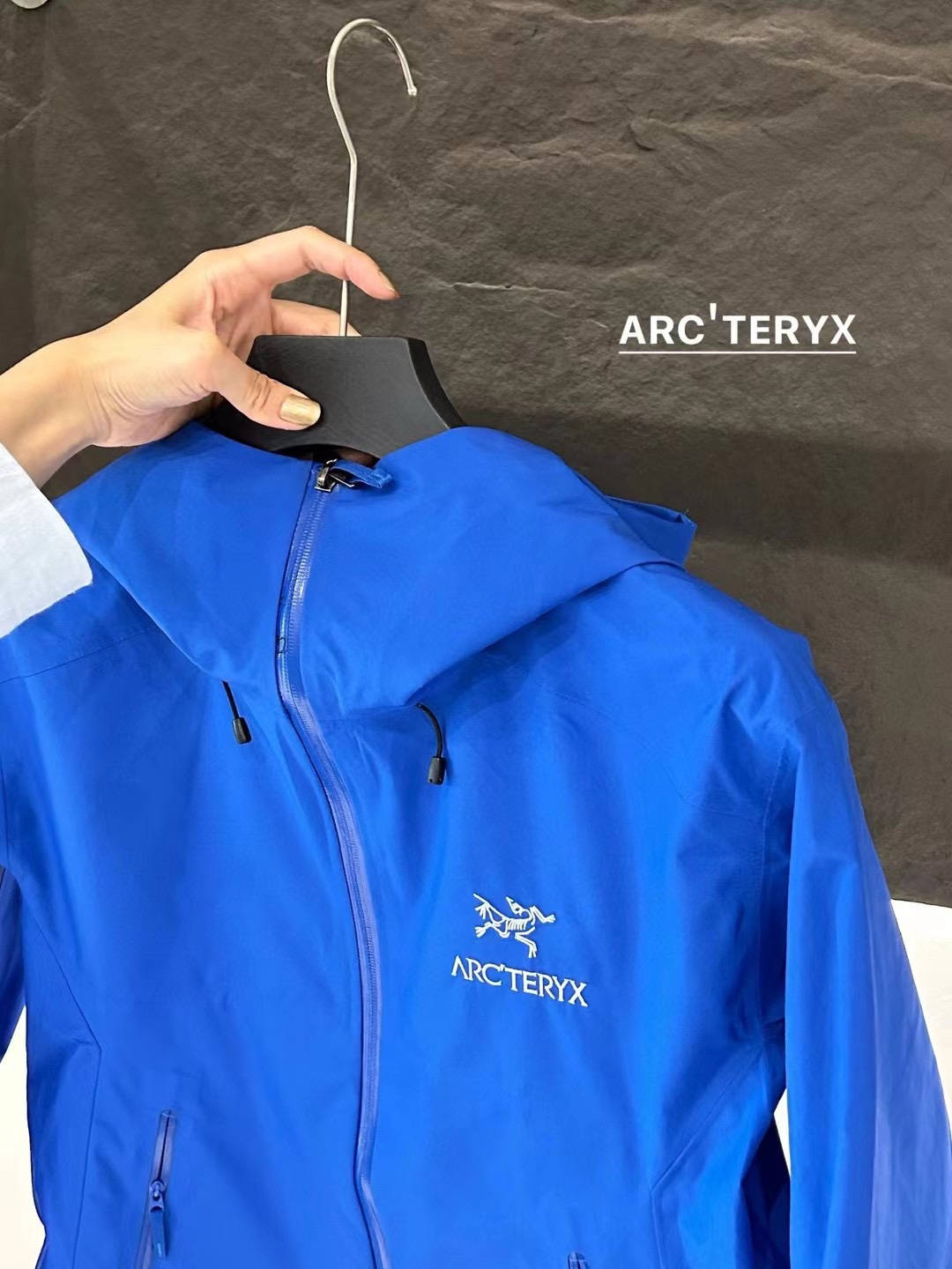 Arc'teryx Men's Beta LT Jacket 'Bright Blue'