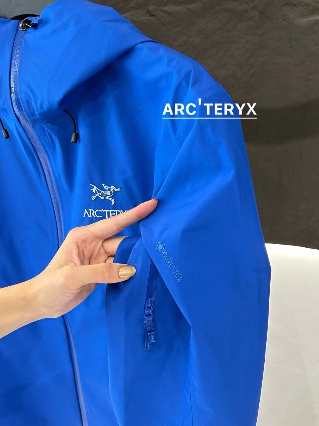 Arc'teryx Men's Beta LT Jacket 'Bright Blue'