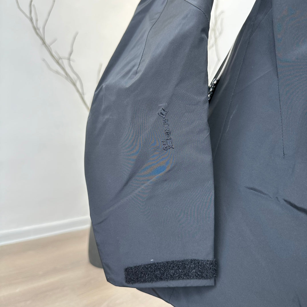 Arc'teryx Men's Alpha Jacket SV7 'Black'