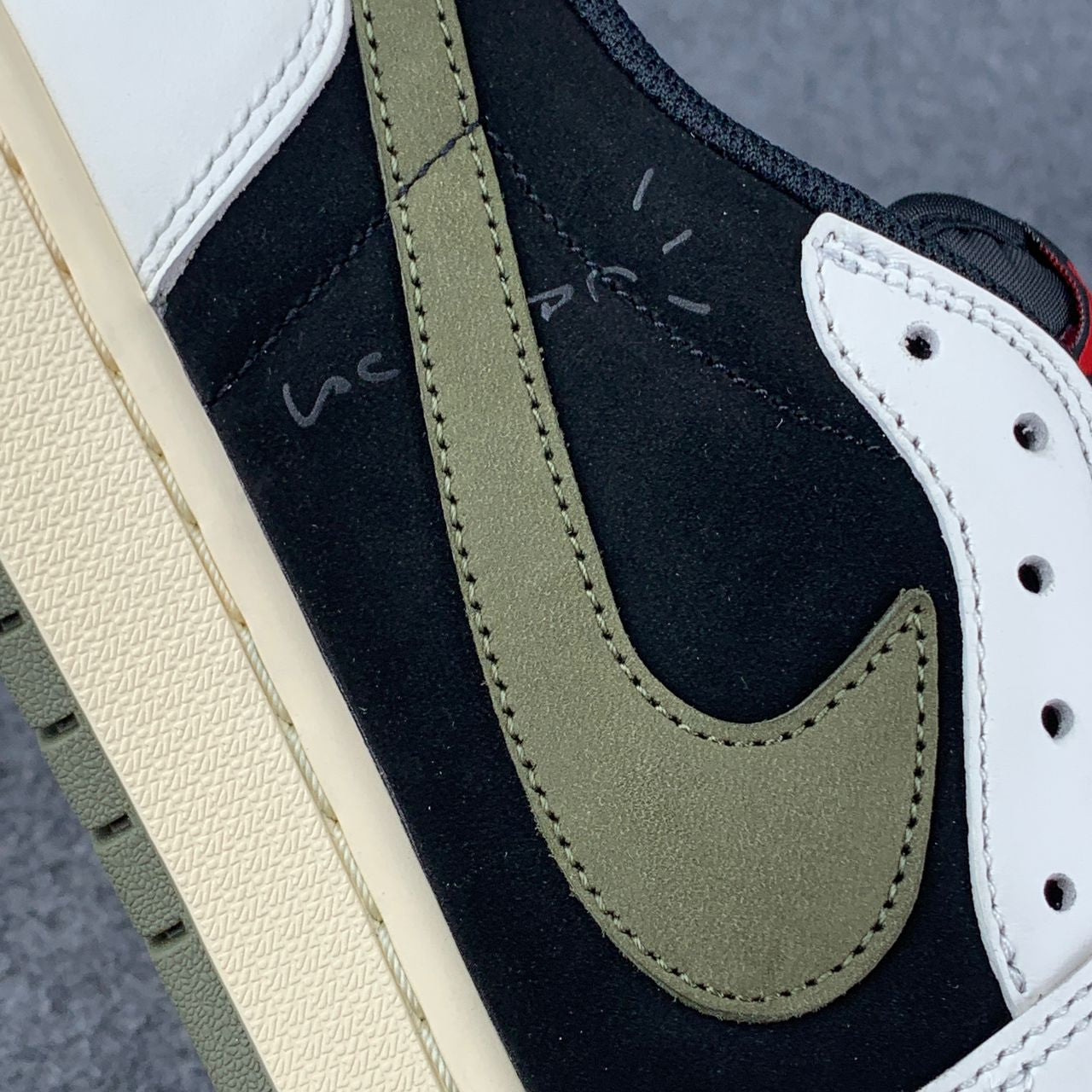 Travis Scott x Wmns Air Jordan 1 Low OG 'Olive'