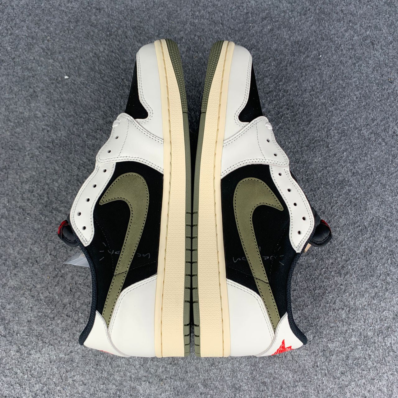 Travis Scott x Wmns Air Jordan 1 Low OG 'Olive'