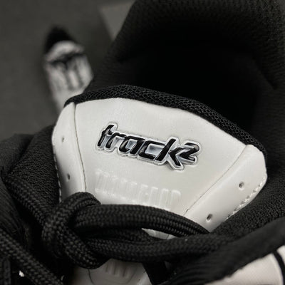 Track.2 Trainer 'Black White'