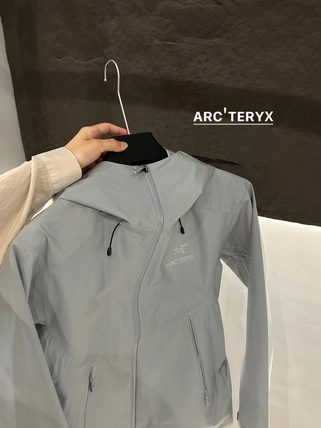 Arc'teryx Men's Beta LT Jacket 'Light Gray'