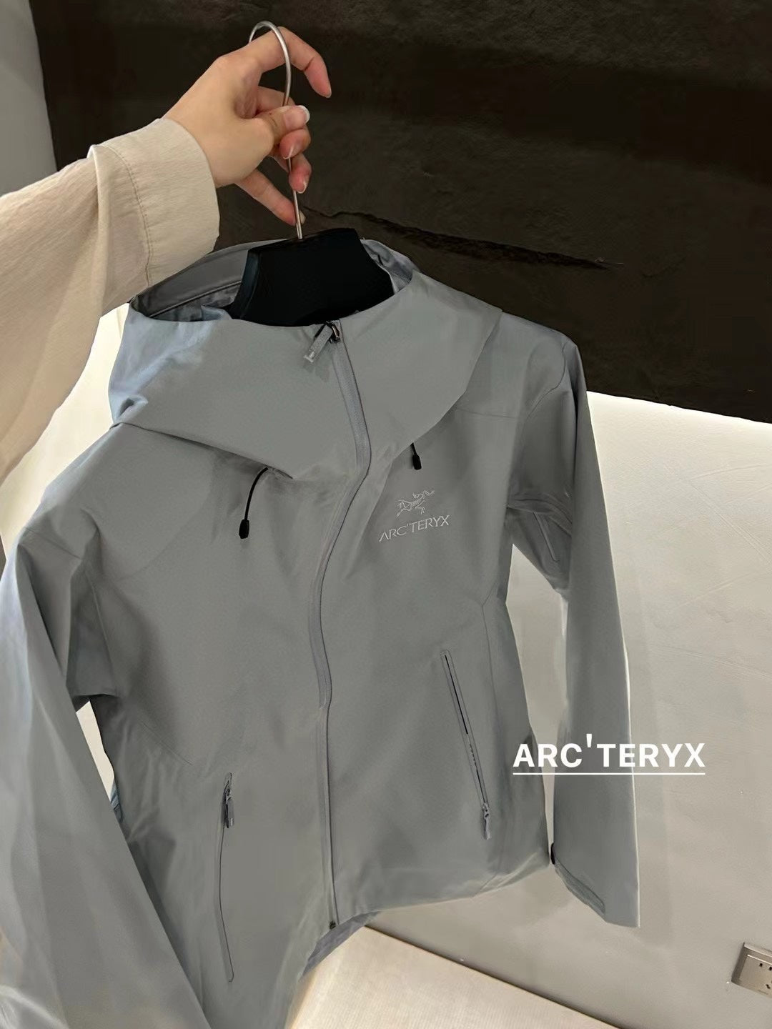 Arc'teryx Men's Beta LT Jacket 'Light Gray'