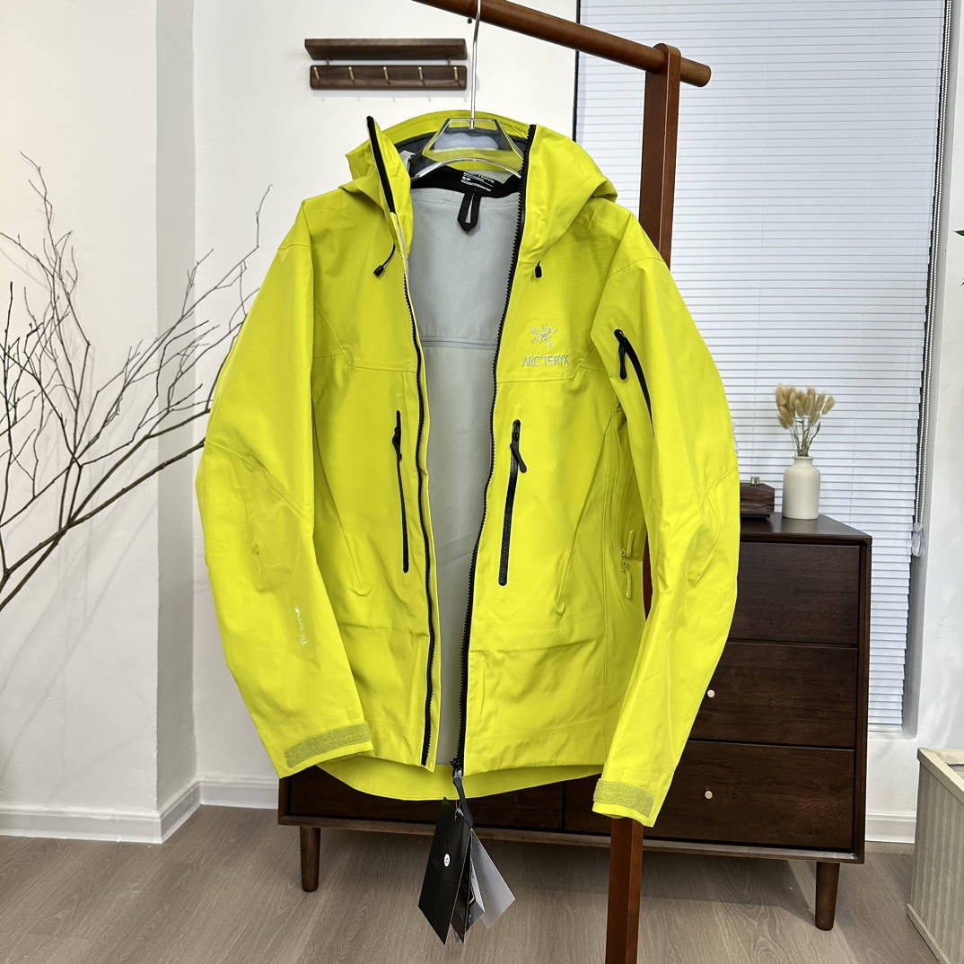 Arc'teryx Men's Alpha Jacket SV7 'Fluorescent Green'