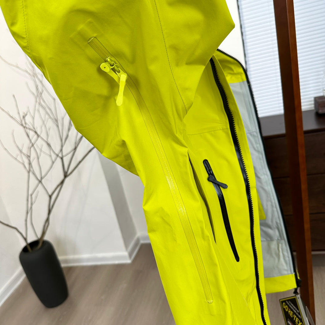 Arc'teryx Men's Alpha Jacket SV7 'Fluorescent Green'