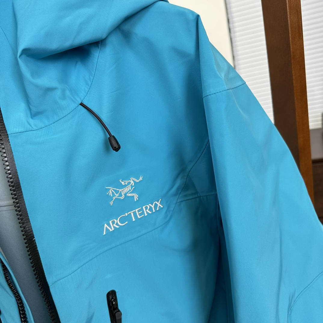 Arc'teryx Men's Alpha Jacket SV7 'Bright Blue'