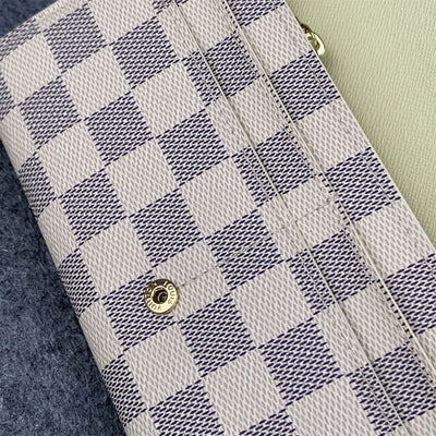 Sarah Damier Azur Wallet