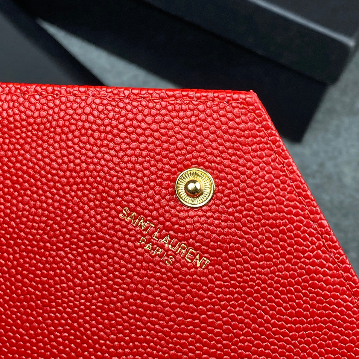 Chain Wallet Matelasse Grain de Poudre Gold-tone 'Eros Red'