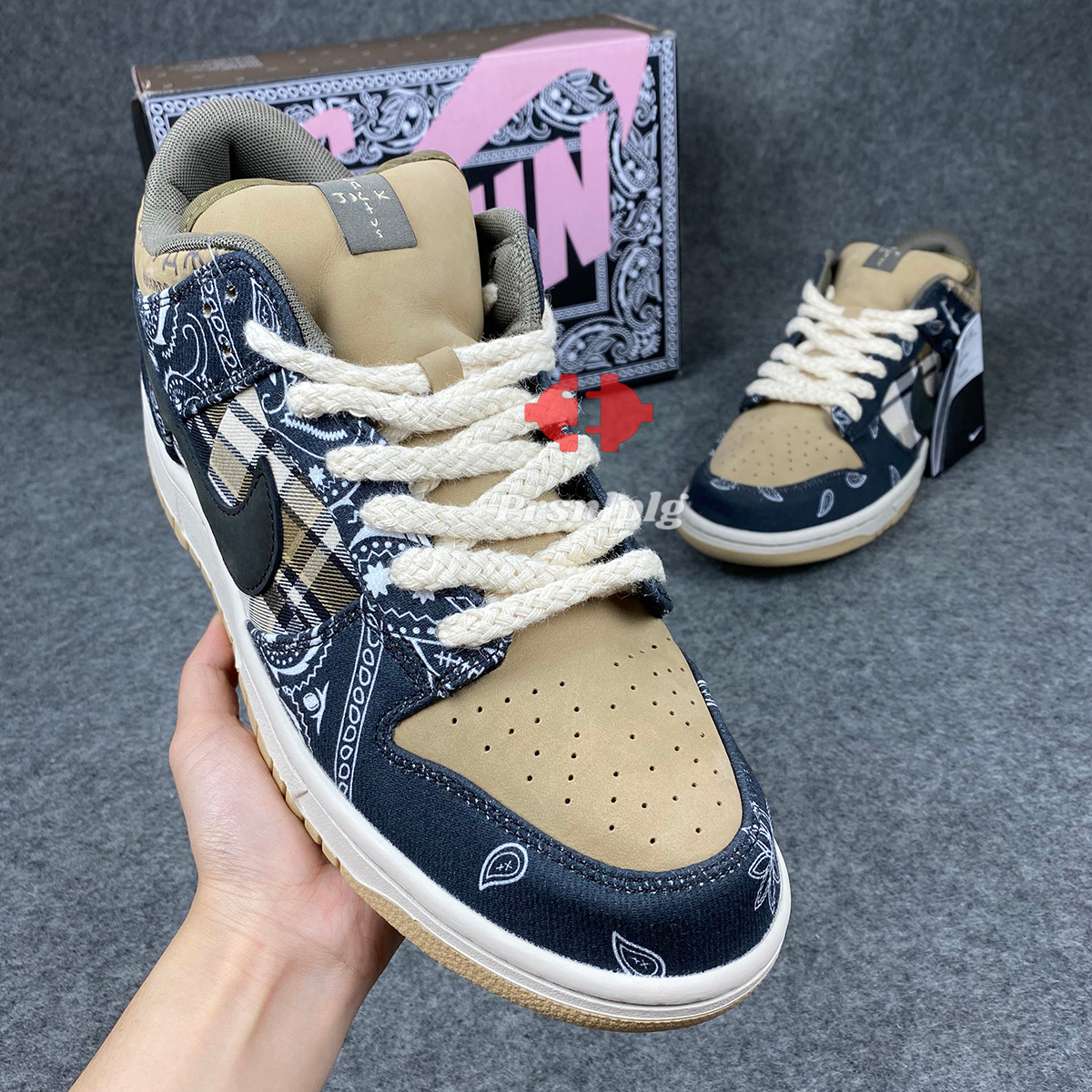 Travis Scott x Dunk Low Premium QS SB 'Cactus Jack' (speciale doos)