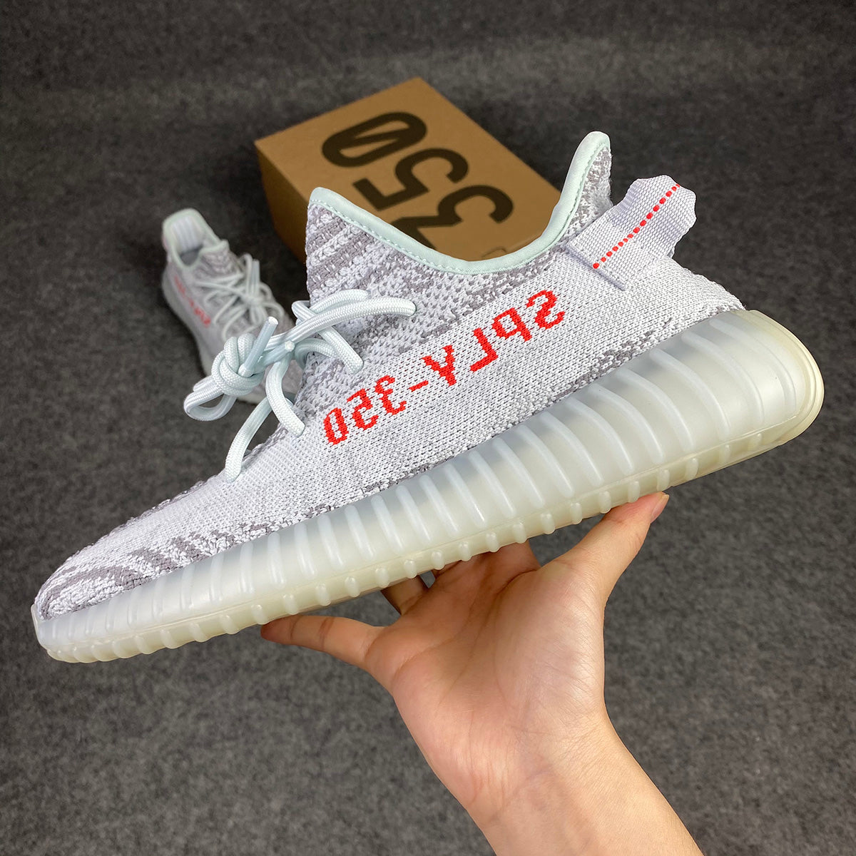 Yeezy Boost 350 V2 'Blauwe Tint'