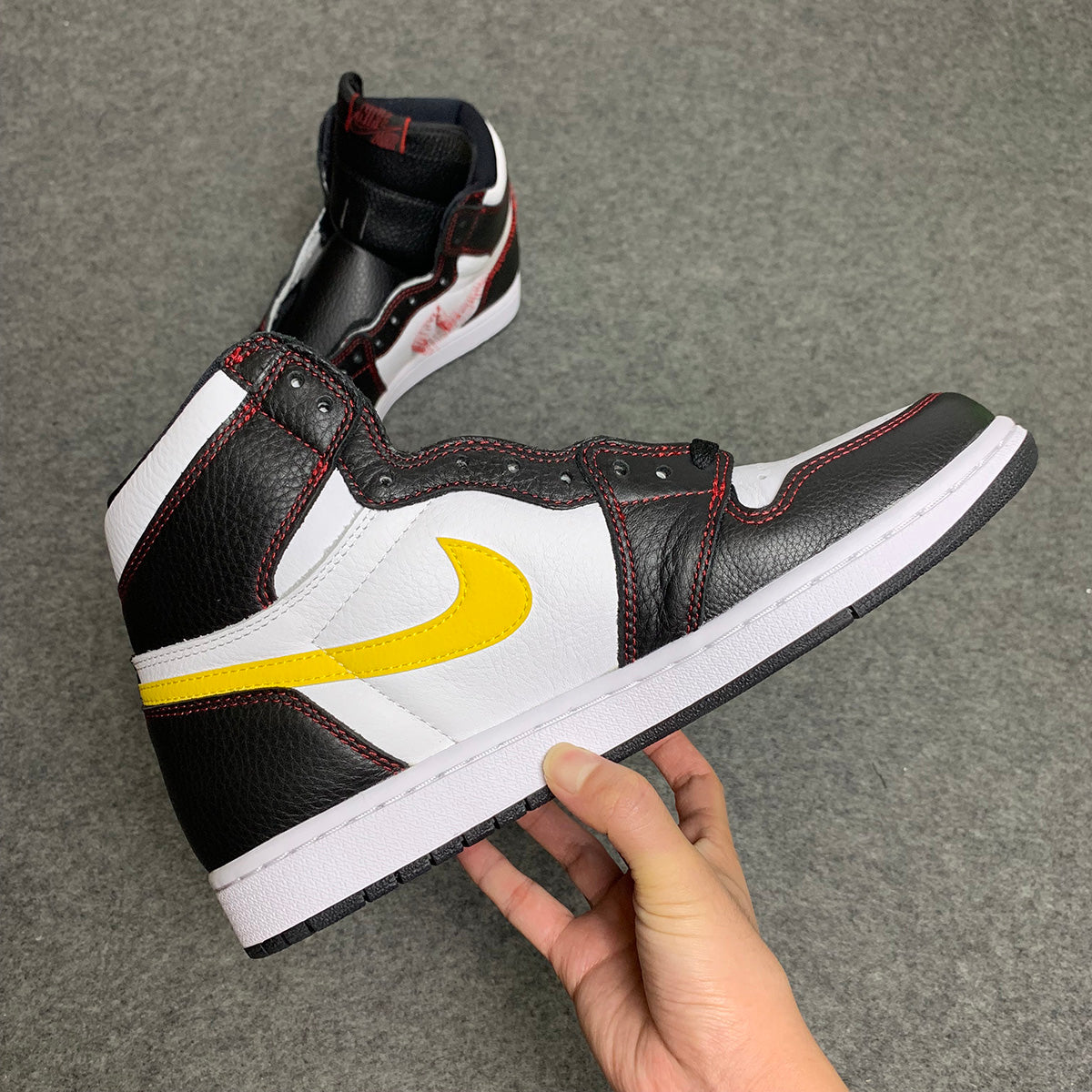 Air Jordan 1 Retro High OG 'Defiant'