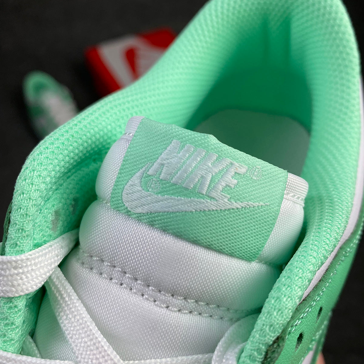 Wmns Dunk Laag 'Green Glow' 