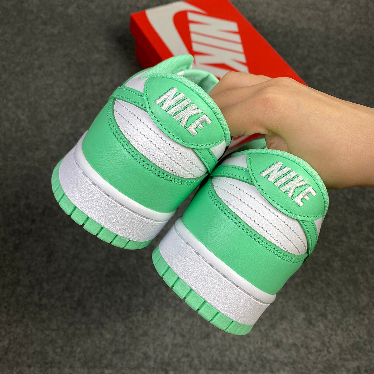 Wmns Dunk Laag 'Green Glow' 