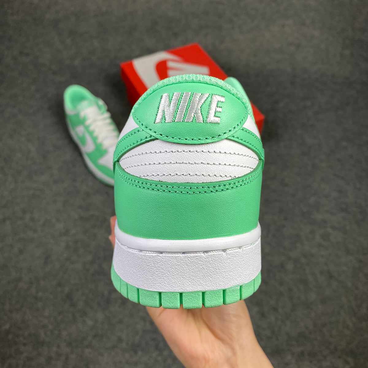 Wmns Dunk Low 'Green Glow'