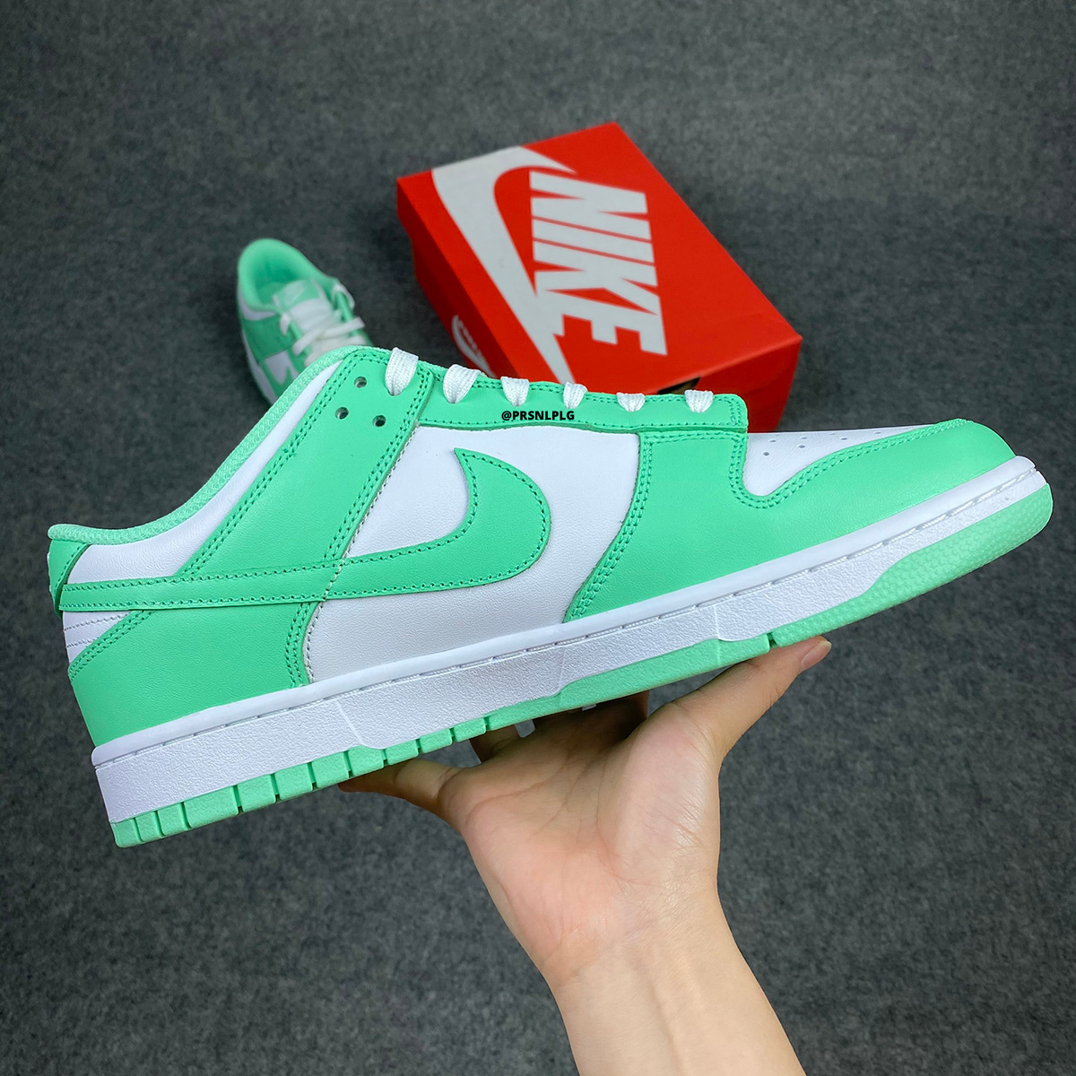 Wmns Dunk Low 'Green Glow'