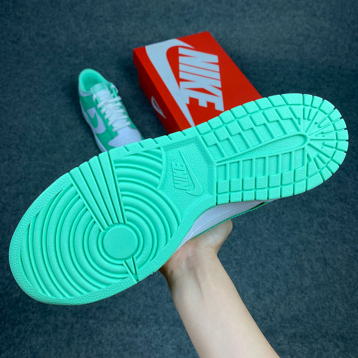 Wmns Dunk Laag 'Green Glow' 