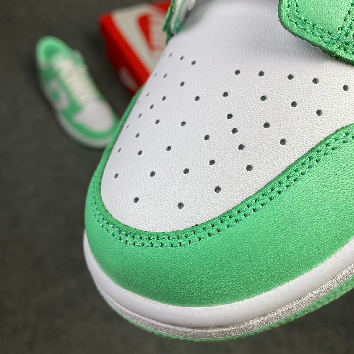 Wmns Dunk Laag 'Green Glow' 