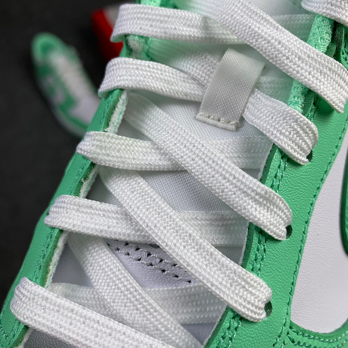 Wmns Dunk Laag 'Green Glow' 