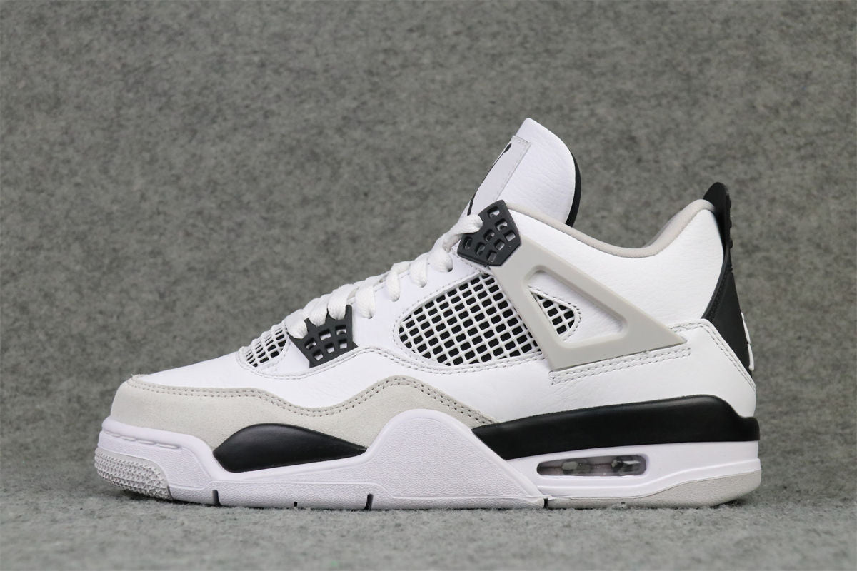 Air Jordan 4 Retro 'Militair Zwart' 