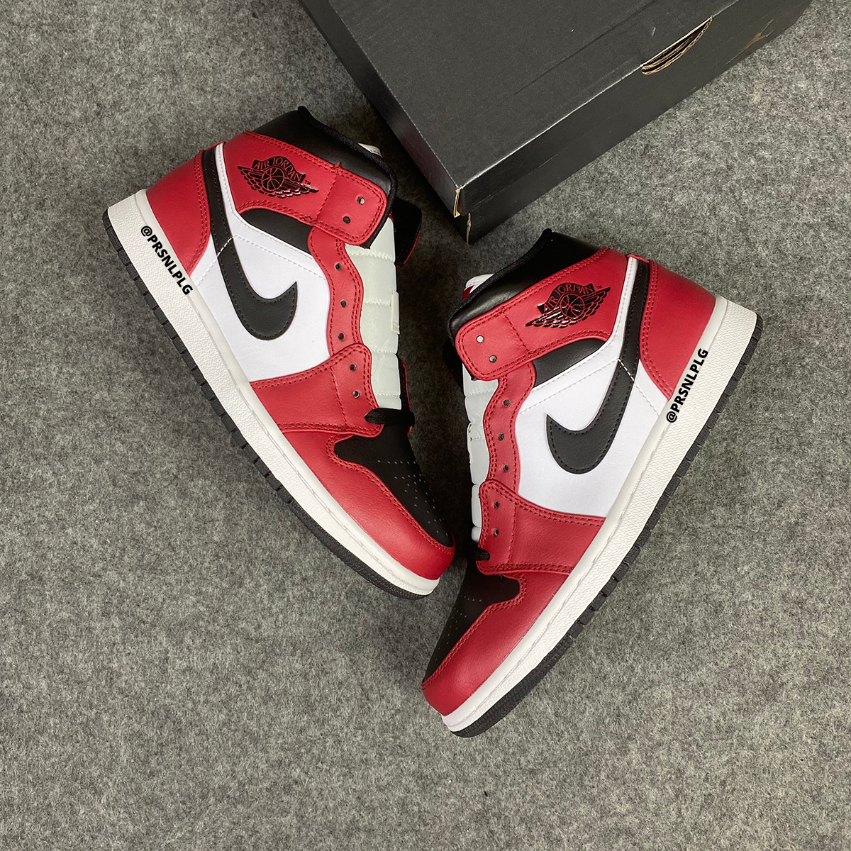 Air Jordan 1 Mid 'Chicago Zwarte Toe'